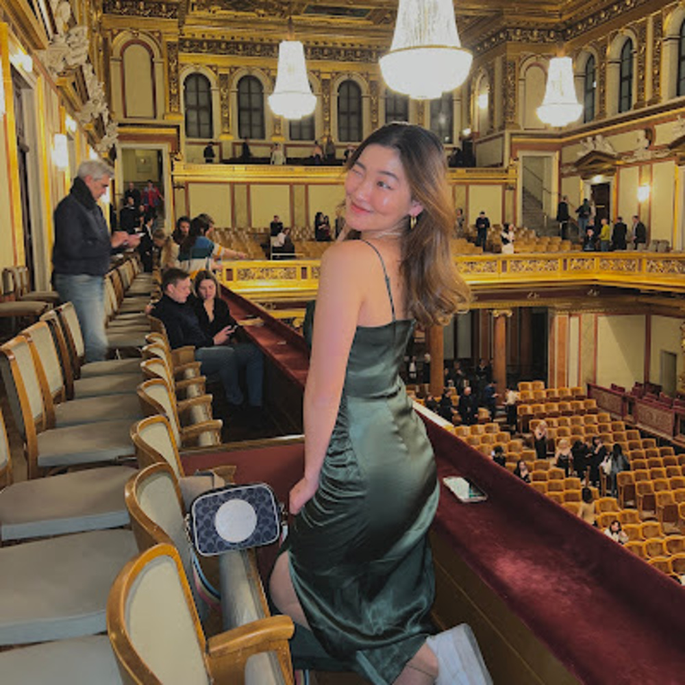 Meet your Posher, Yvonne